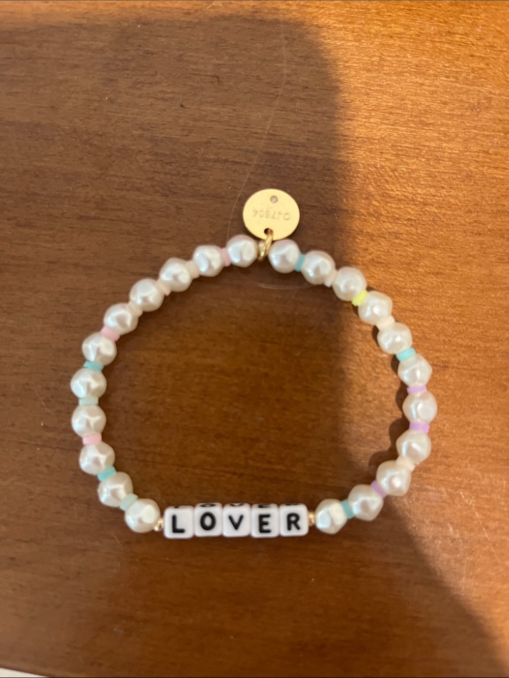 LOVER Pearl Bead Stretch Bracelet - White & Gold Accent